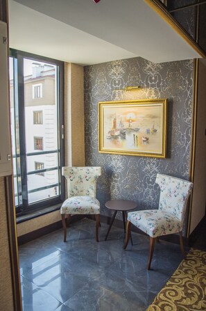 Deluxe Double Room | Living area | LCD TV - Birizgarden Hotel (Elazig)