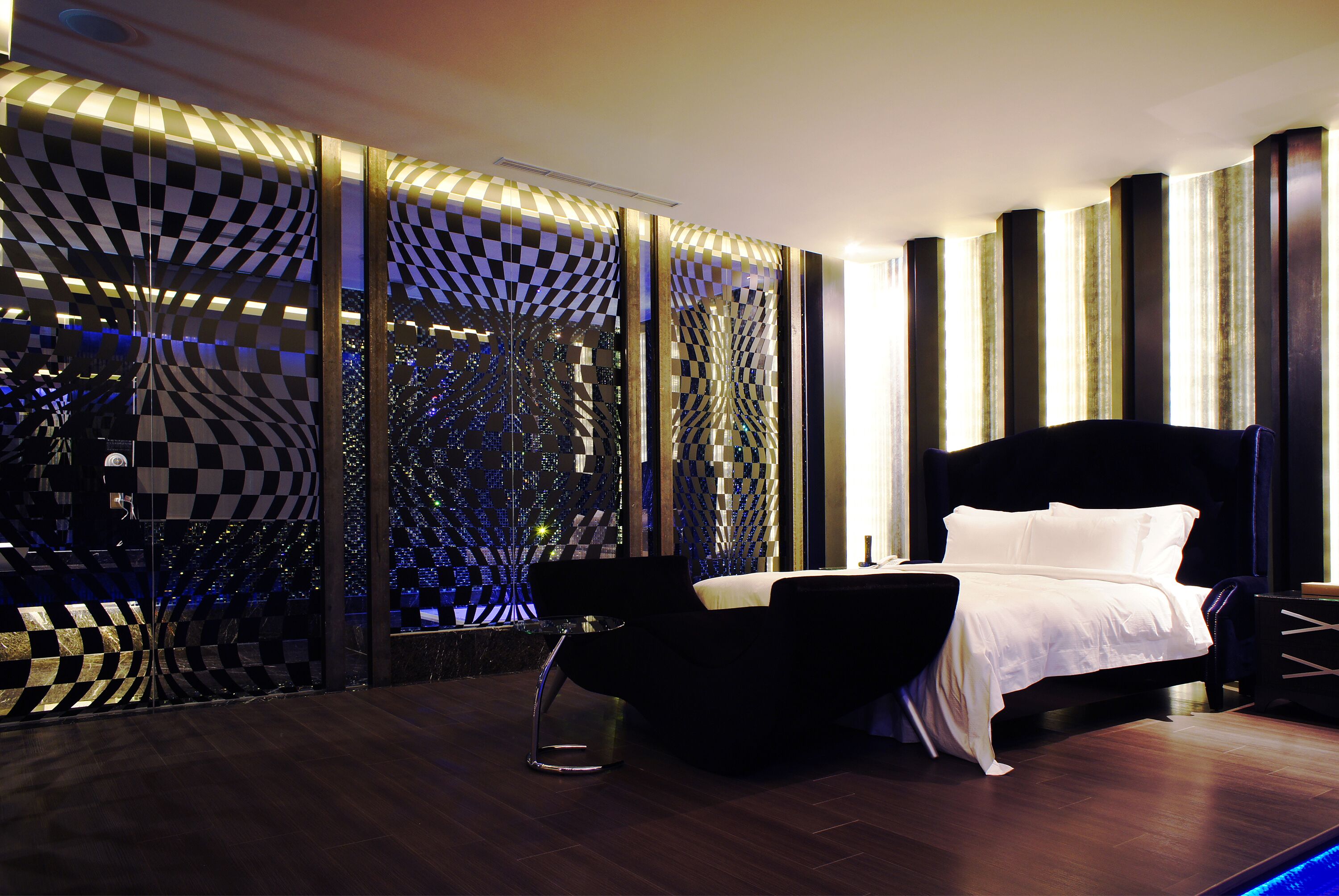 paragon suite check in time starts from 6pm | minibar, desk, iron/ironing board, free wifi