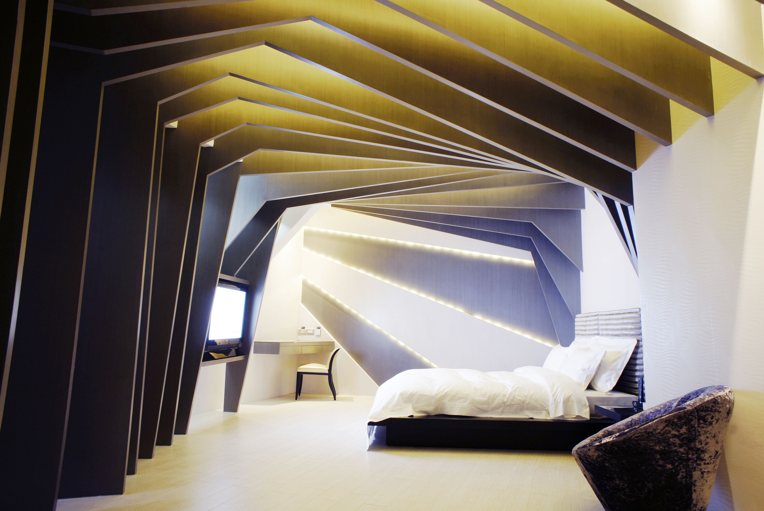 platium suite check in time starts from 6pm | minibar, desk, iron/ironing board, free wifi