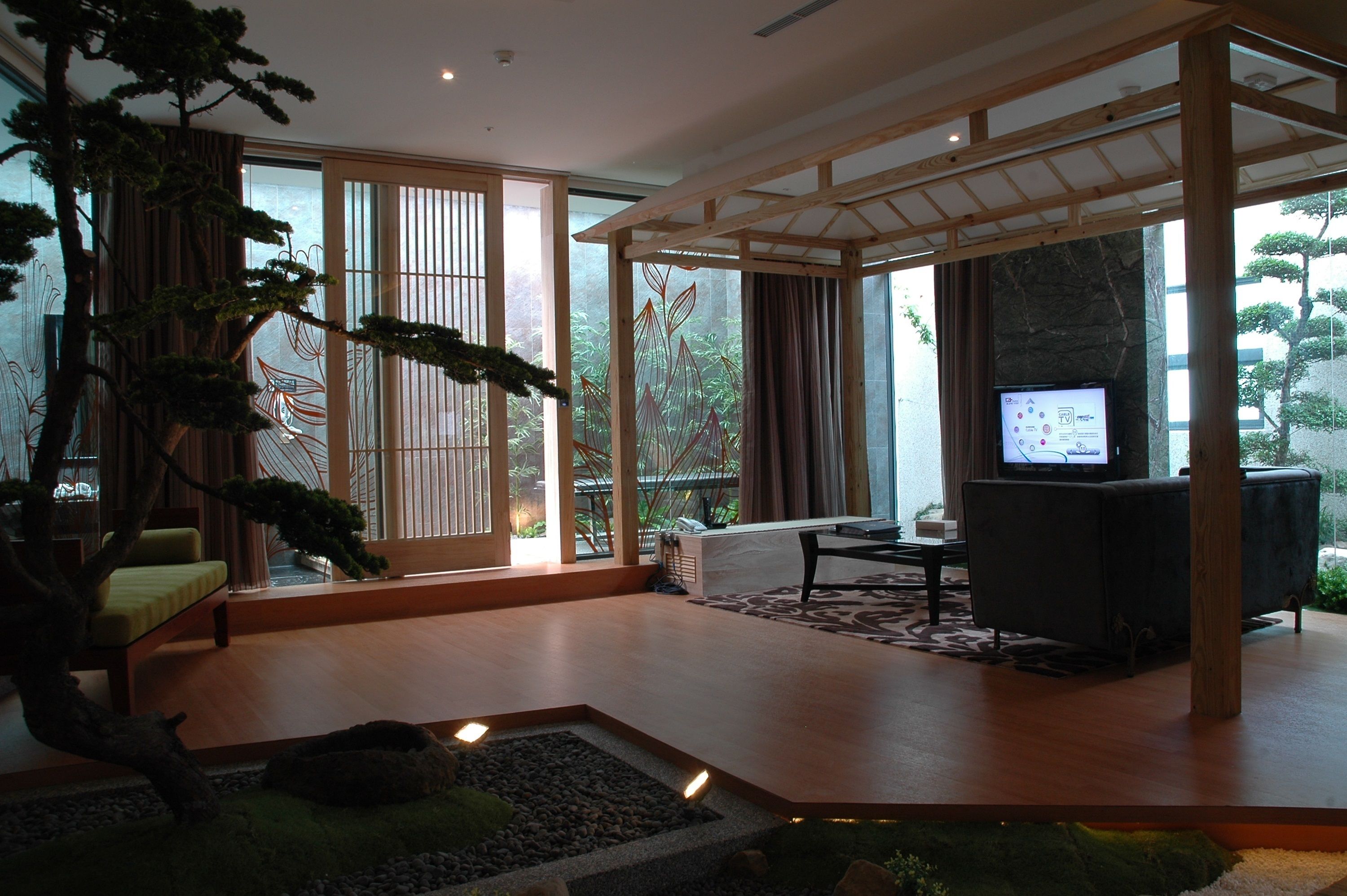 taitanium suite | minibar, desk, iron/ironing board, free wifi