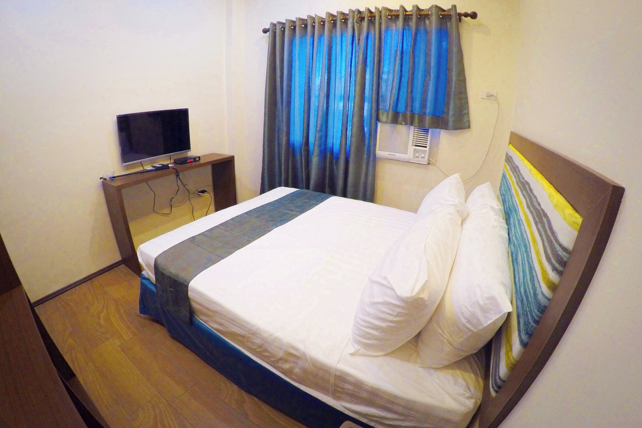 Photo - Golden Gate Suites
