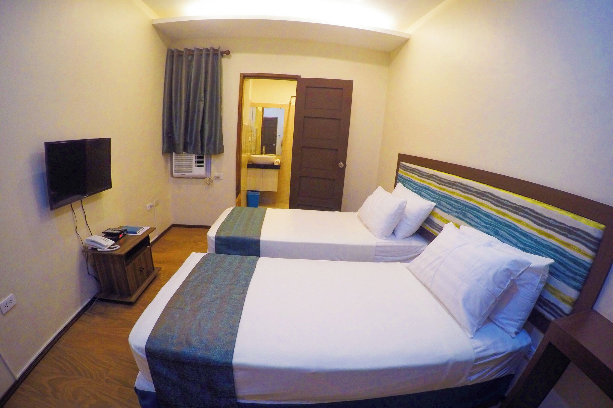 Photo - Golden Gate Suites