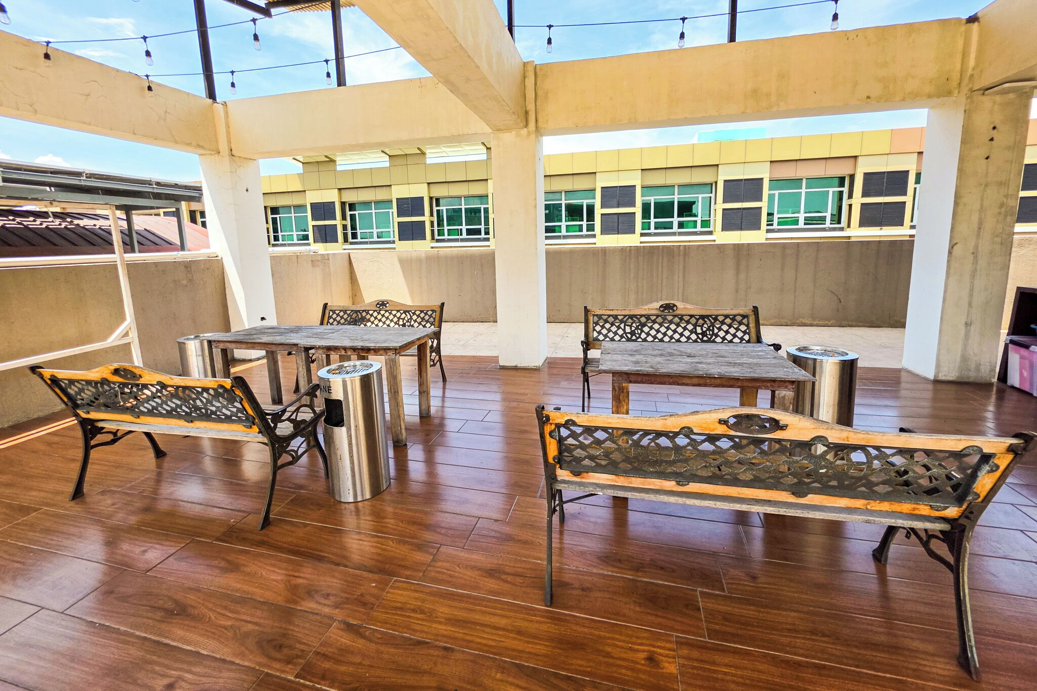 Photo - Golden Gate Suites