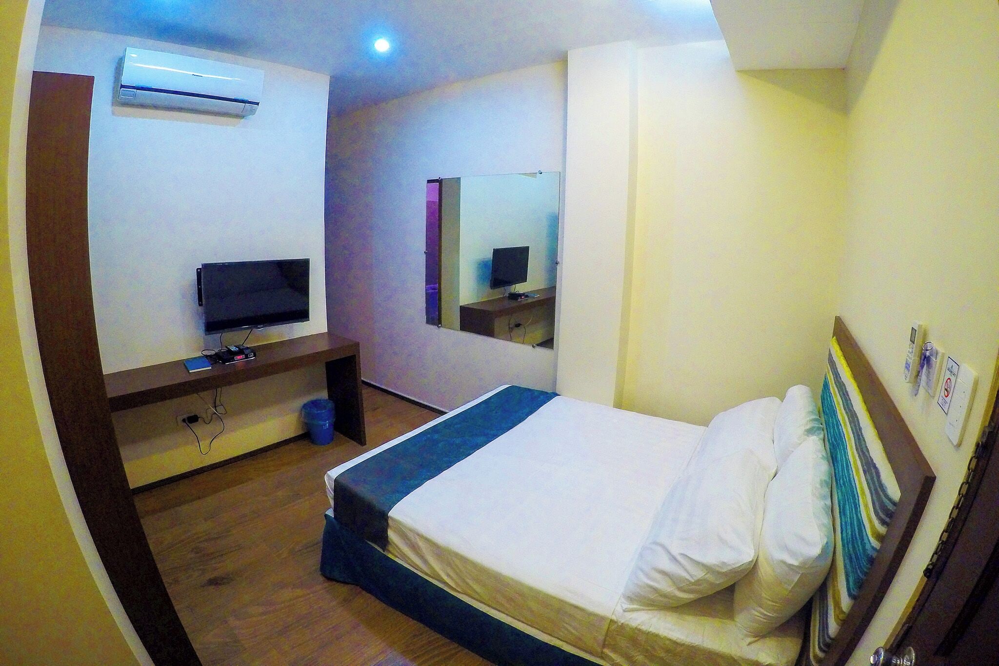 Photo - Golden Gate Suites