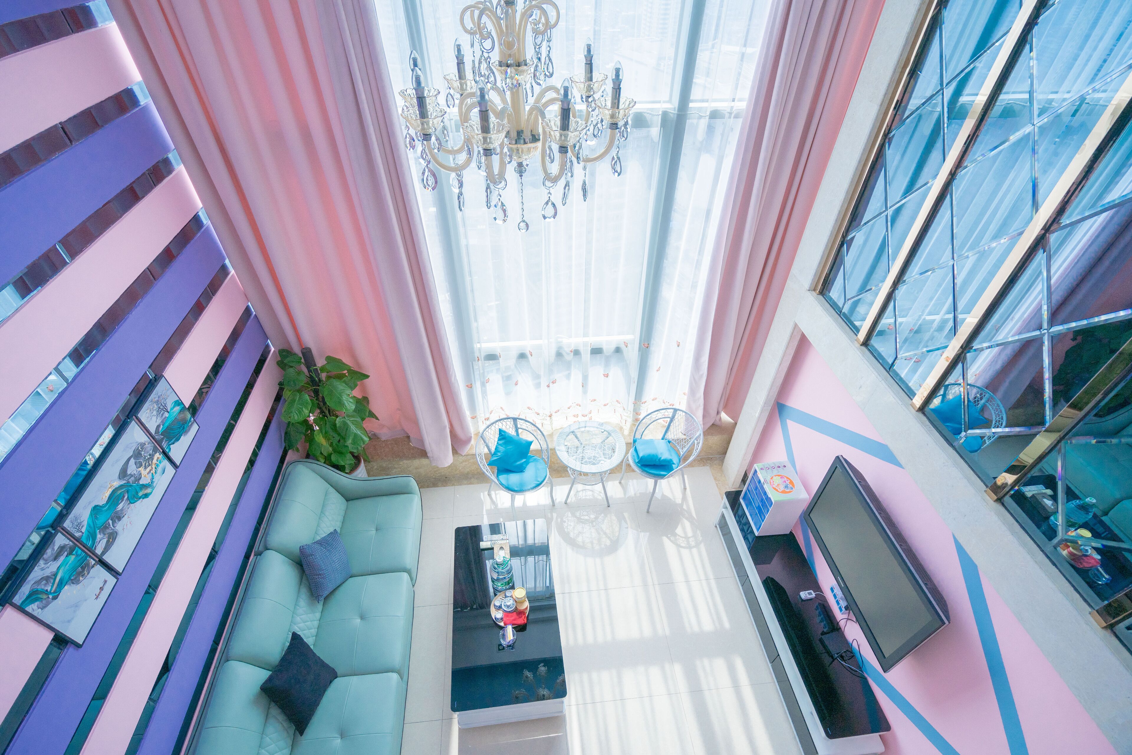 Caja de seguridad en la habitación y cortinas blackout 