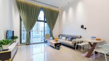 Loft Presidensial | Makan di kamar