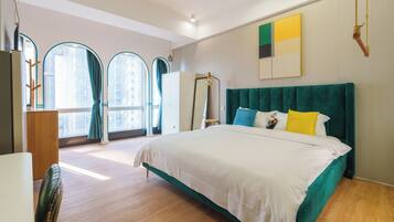 Standard Room, 1 Queen Bed | 3 bedrooms, in-room safe, blackout drapes, soundproofing