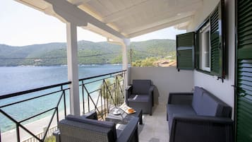 Apartamento, vistas al mar | Balcón
