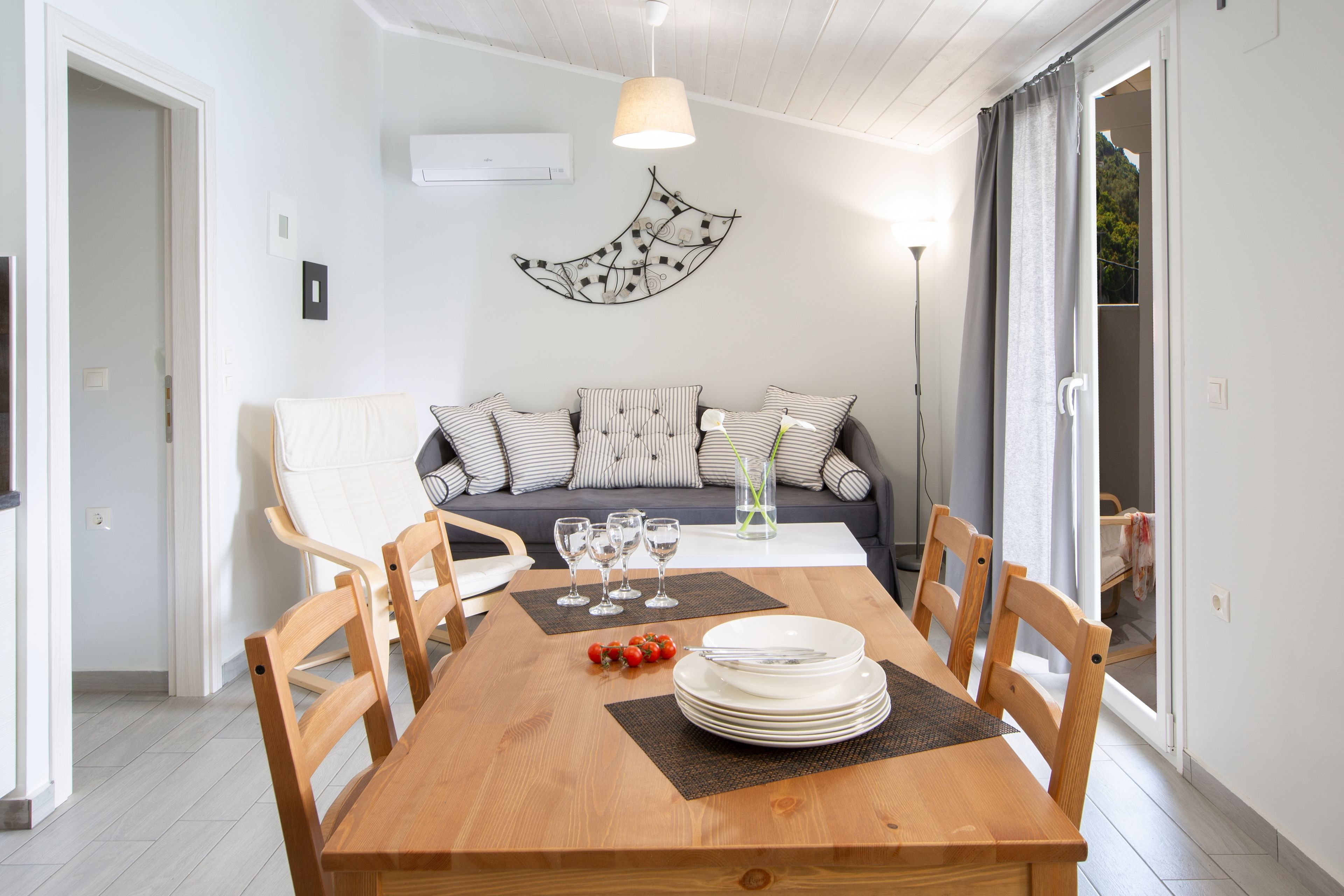 Apartment, Meerblick | Essbereich im Zimmer