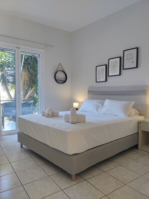 Basic Studio, Sea View | Blackout drapes, soundproofing, iron/ironing board, rollaway beds