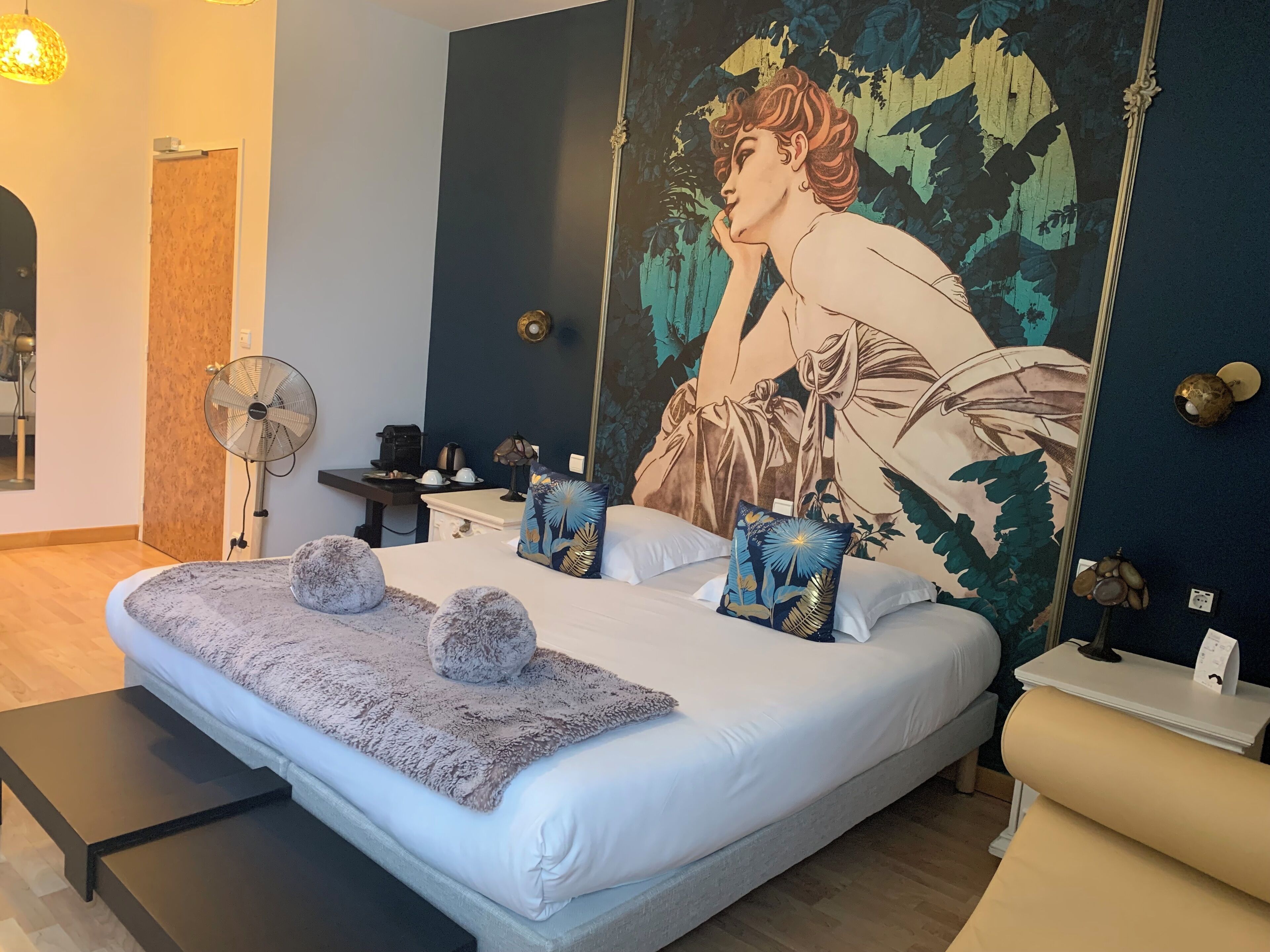 Premium tweepersoonskamer | Luxe beddengoed, pillowtop-bedden, individueel gedecoreerd