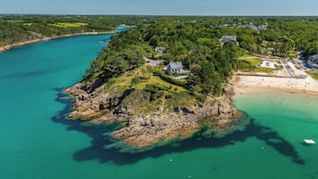 Nära stranden och transport till/från stranden
