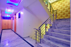 Lobby - Check In Room Main Bazar (New Delhi)