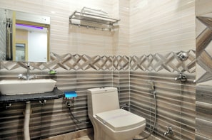 Super Deluxe Room | Bathroom