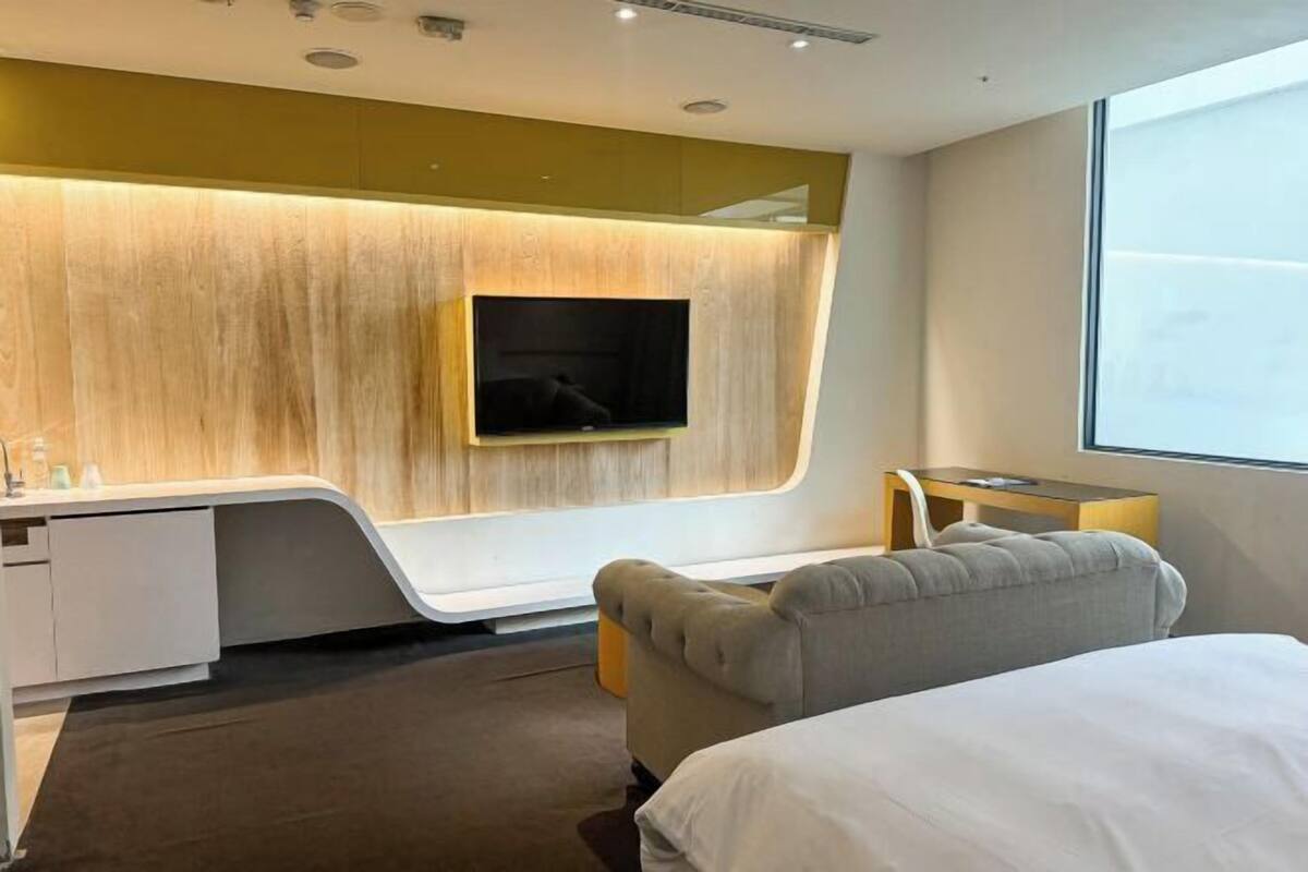 Iron/ironing board, free WiFi