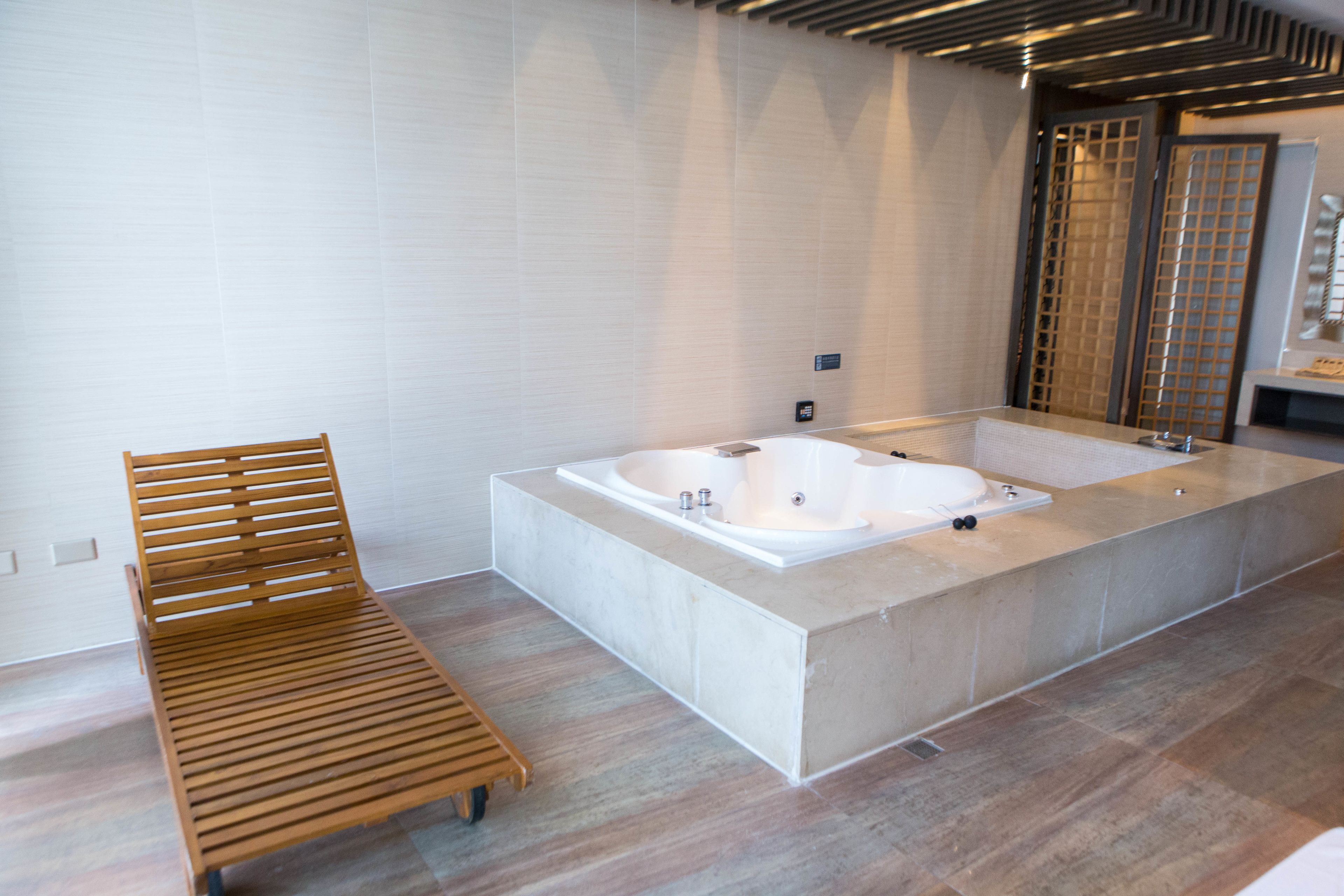 superior suite | bathroom | free toiletries, hair dryer, slippers, towels