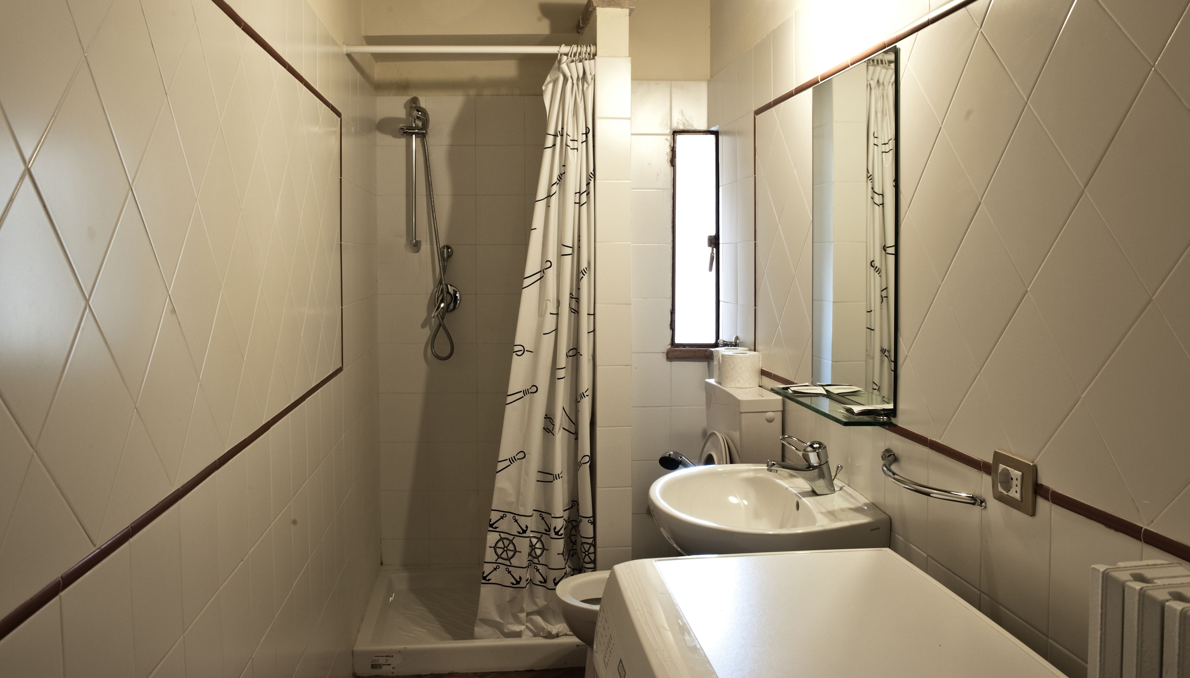 Shower, towels