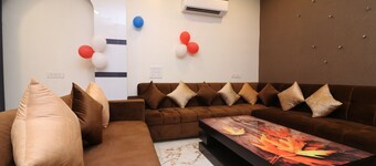 Check In Room Chuna Mandi