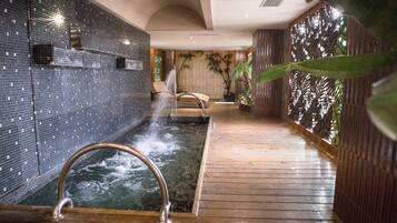 Presidential Suite (Check in time starts from 6pm) | Bathroom amenities | Separate tub and shower, free toiletries, hair dryer, slippers