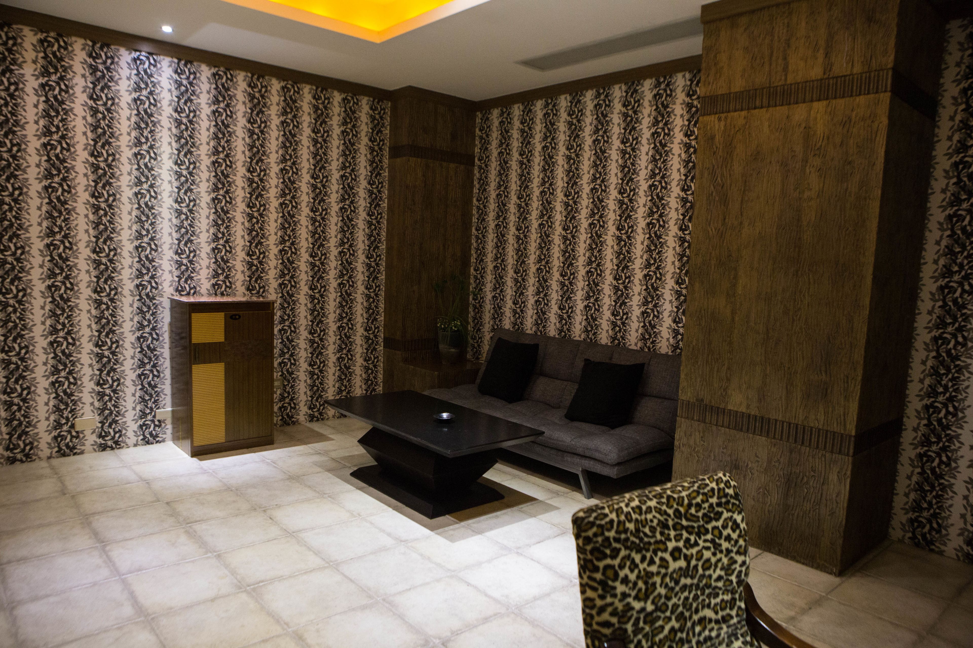standard suite | living room | lcd tv
