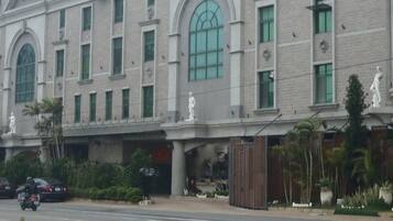 Daily self-serve breakfast for a fee