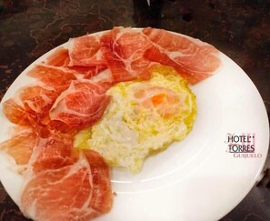 Food and drink - Hotel Torres (Guijuelo)