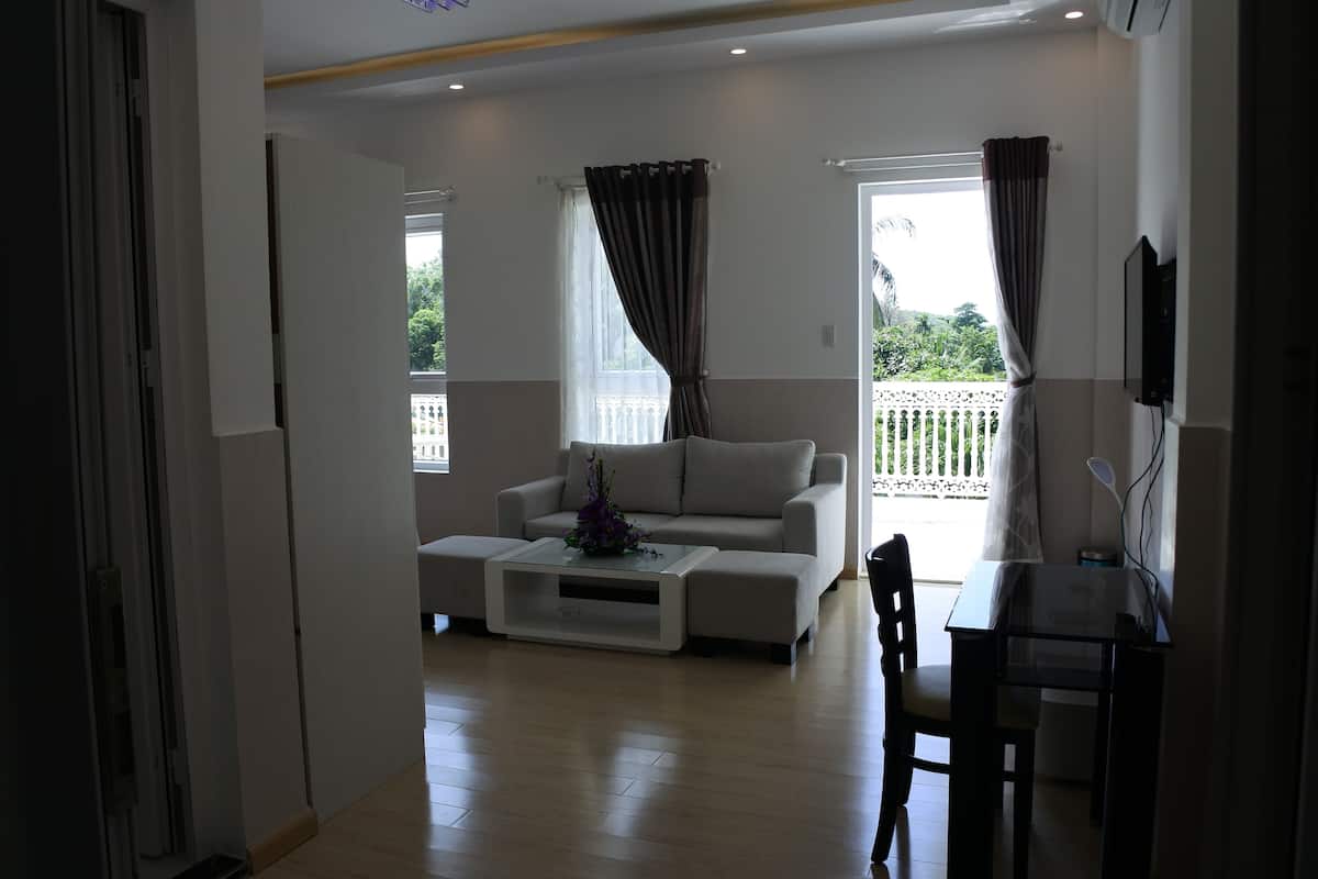 minibar, in-room safe, desk, blackout curtains