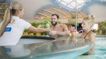 7 kolam renang indoor dan 2 kolam renang outdoor