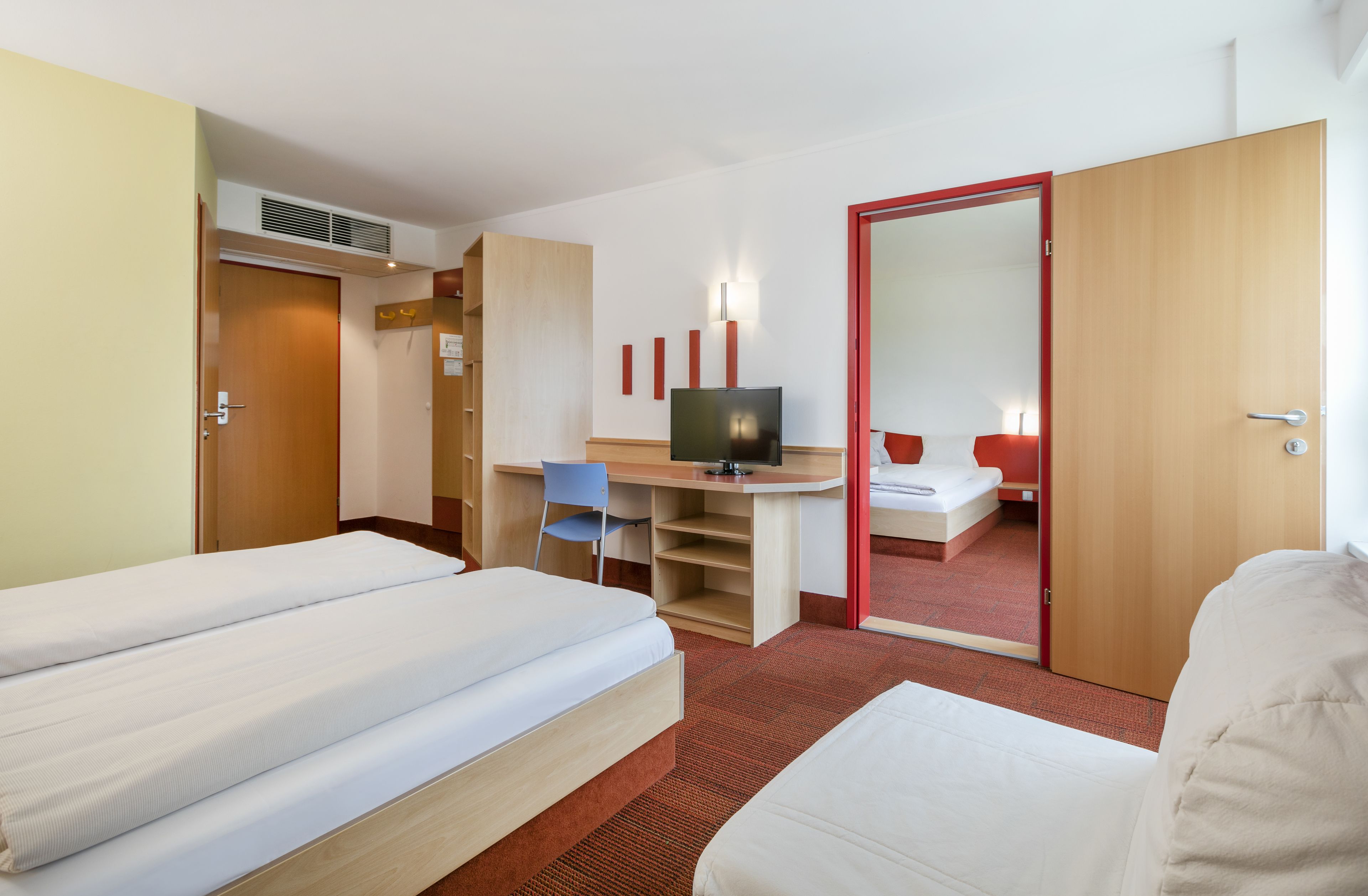 family room, connecting rooms | in-room safe, blackout curtains, free wifi, bed sheets