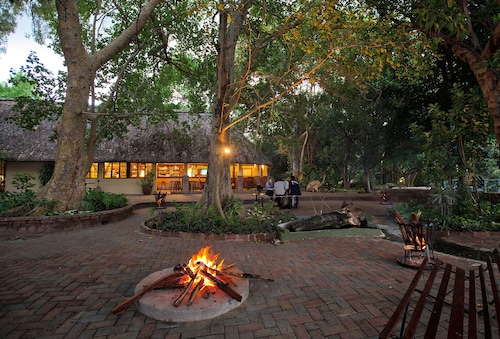 Island Safari Lodge