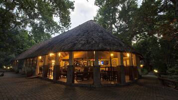 Bar lounge