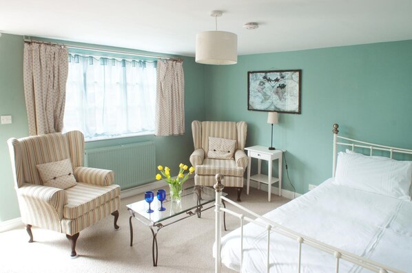 Double Room, 1 King Bed