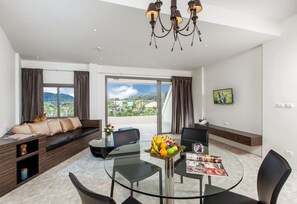 2 Bedrooms Apartment, Golf Side | In-room dining - The Green Golf Residence Condominium (Kathu)