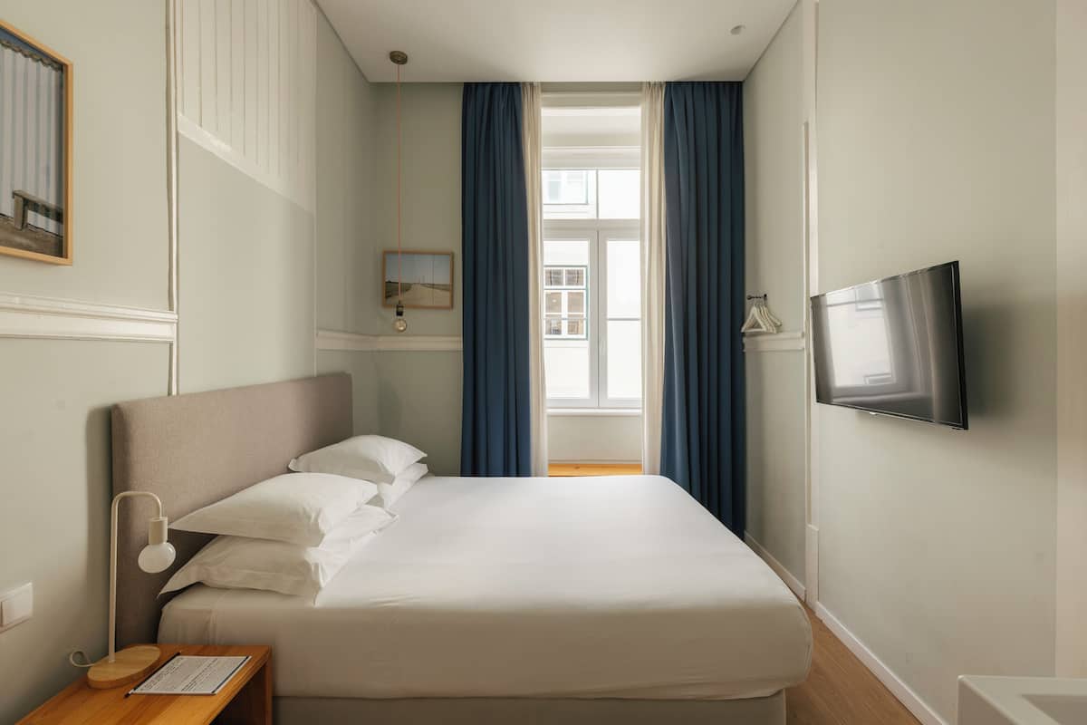 Double Room with City View | In-room safe, blackout curtains, soundproofing, free WiFi