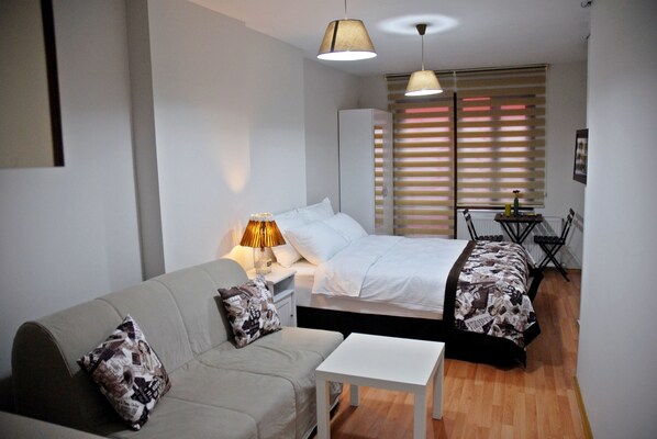 Economy Room, Ground Floor | Desk, iron/ironing board, cots/infant beds, rollaway beds - No 135 (Istanbul)