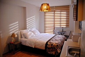 Standard Double or Twin Room | Desk, iron/ironing board, cots/infant beds, rollaway beds - No 135 (Istanbul)