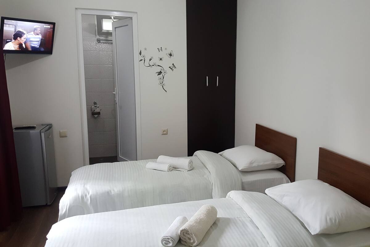 Premium bedding, iron/ironing board, free WiFi