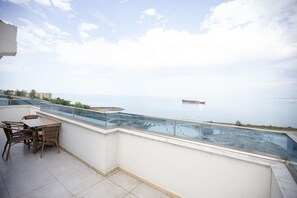 Habitación de lujo, vista al mar | Vista del balcón