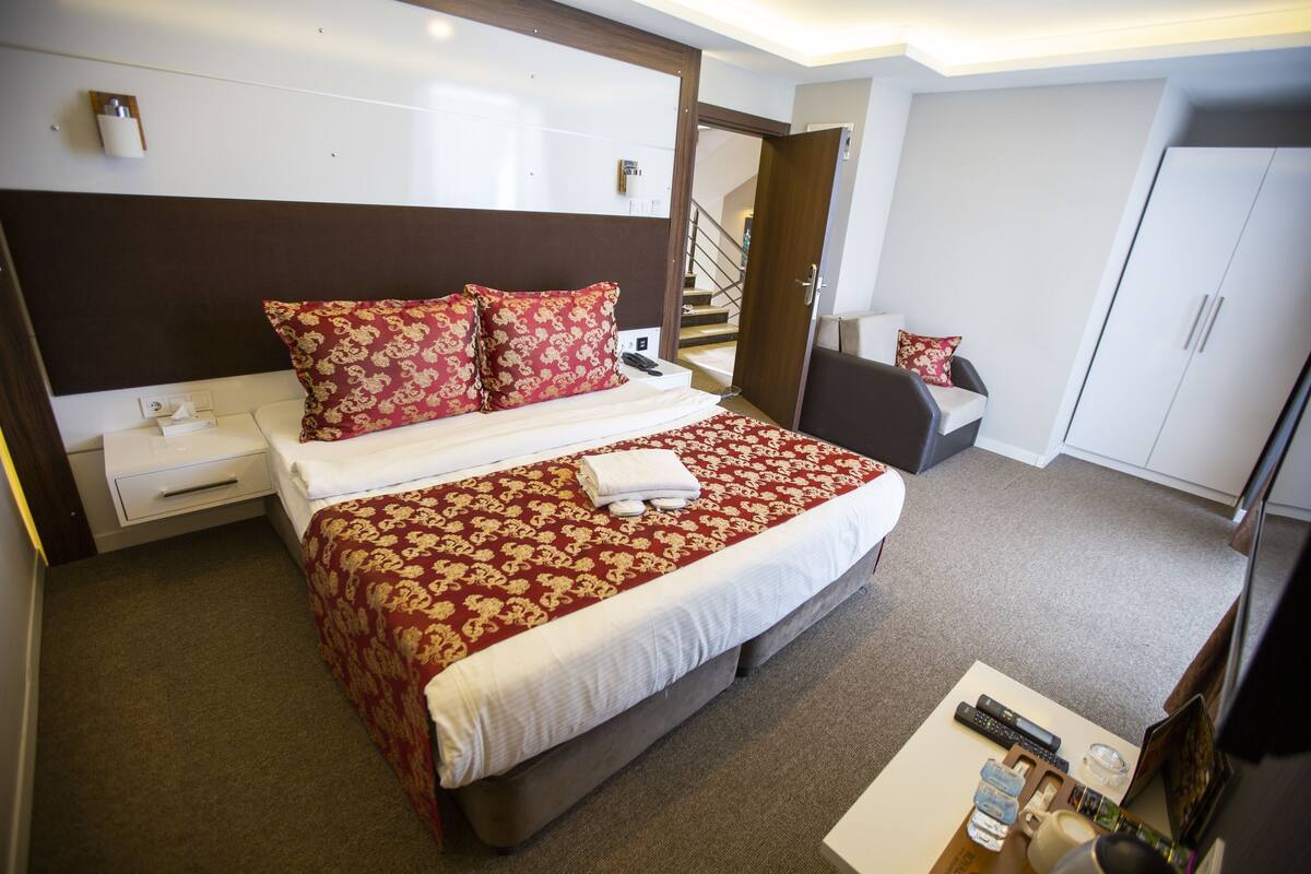 Minibar, coffres-forts dans les chambres, bureau, chambres insonorisées