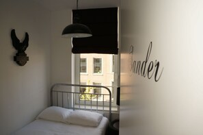 Einzelzimmer (Sander) | Zimmersafe, kostenloses WLAN