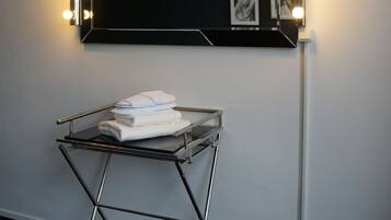 Double Room (Gabriel)