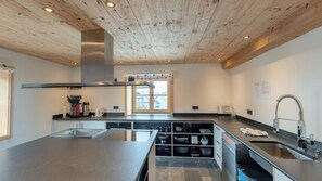 Deluxe Chalet, Multiple Bedrooms, Non Smoking, Mountain View | Shared kitchen - Alpen Select Lodge for 16-24 People (Mittelberg)