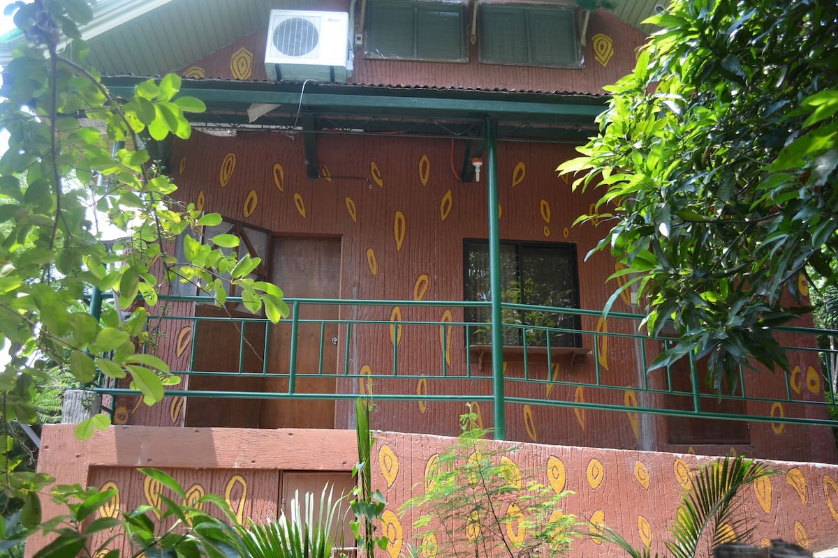 Gabriel 2, 4 Bunk Beds (includes Paradise Ranch Tour w/ swimming)