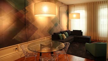 Appartement Supérieur, 1 chambre | Salle de séjour | Télévision à écran plat de 40 pouces avec chaßnes par cùble, télévision