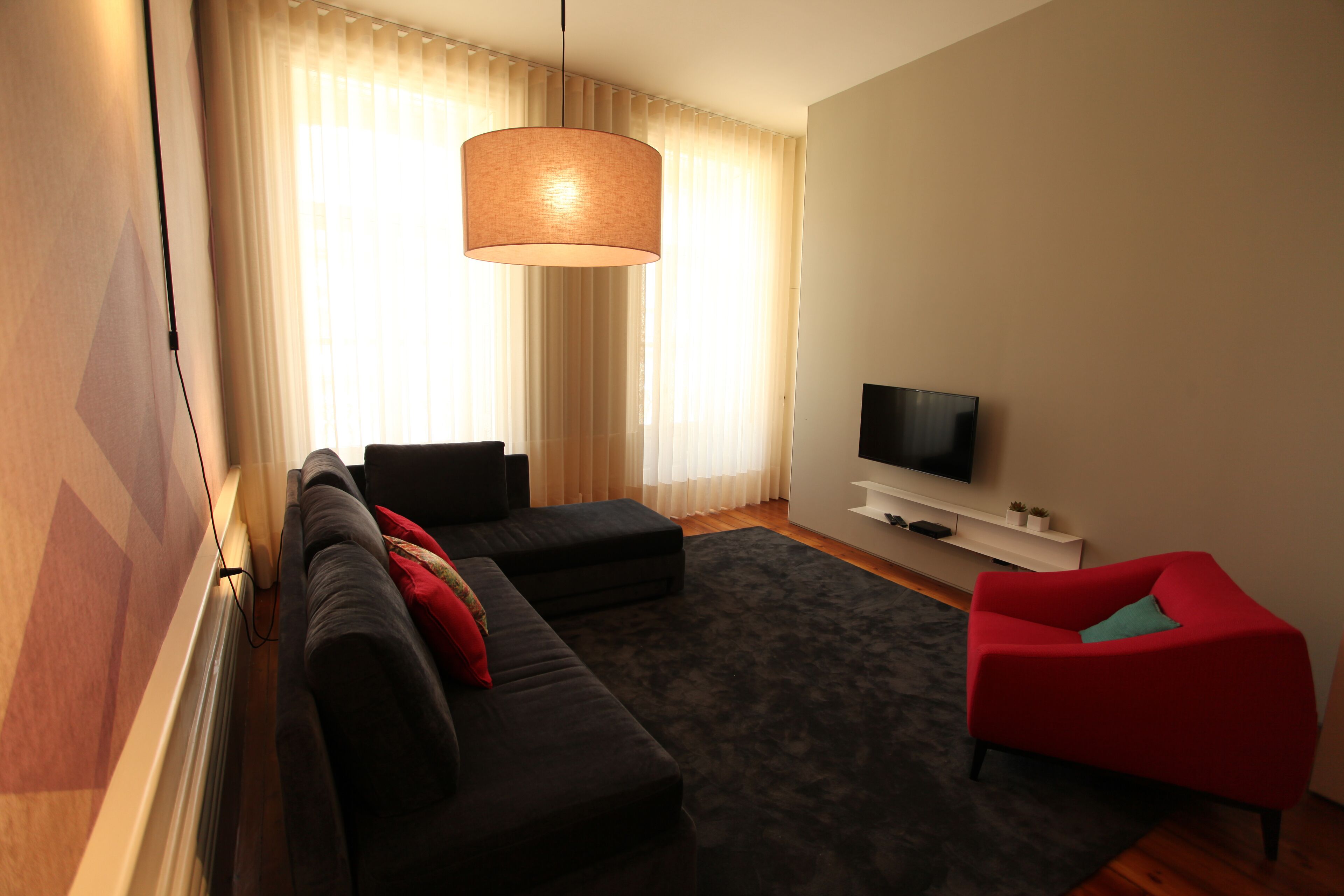 40-inch flat-screen tv with cable channels, tv