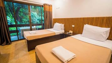 Standard Twin Room | In-room safe, desk, laptop workspace, free WiFi