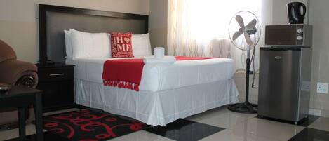 1 bedroom, in-room safe, desk, iron/ironing board