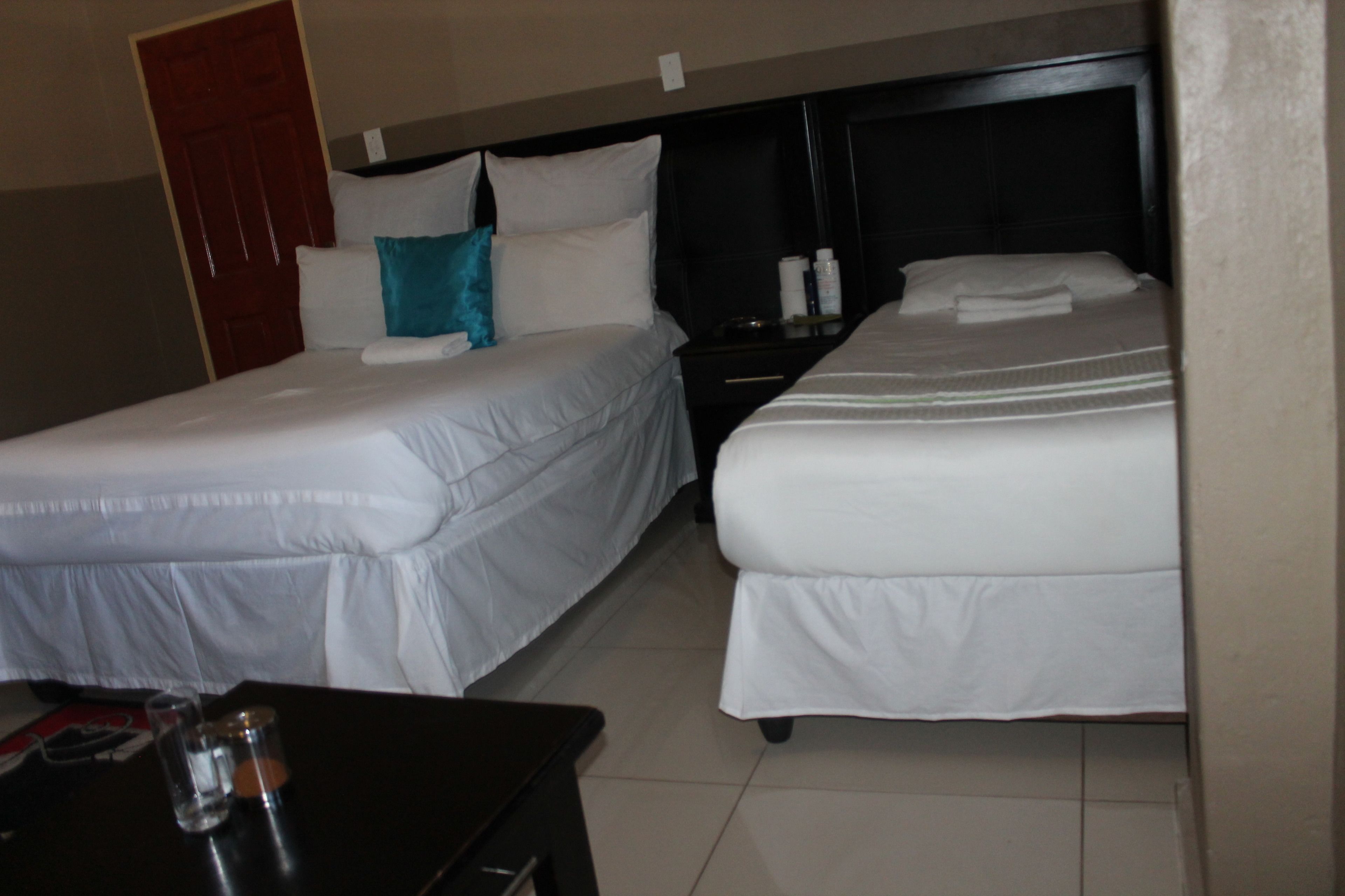 Family Room | In-room safe, desk, iron/ironing board, free WiFi