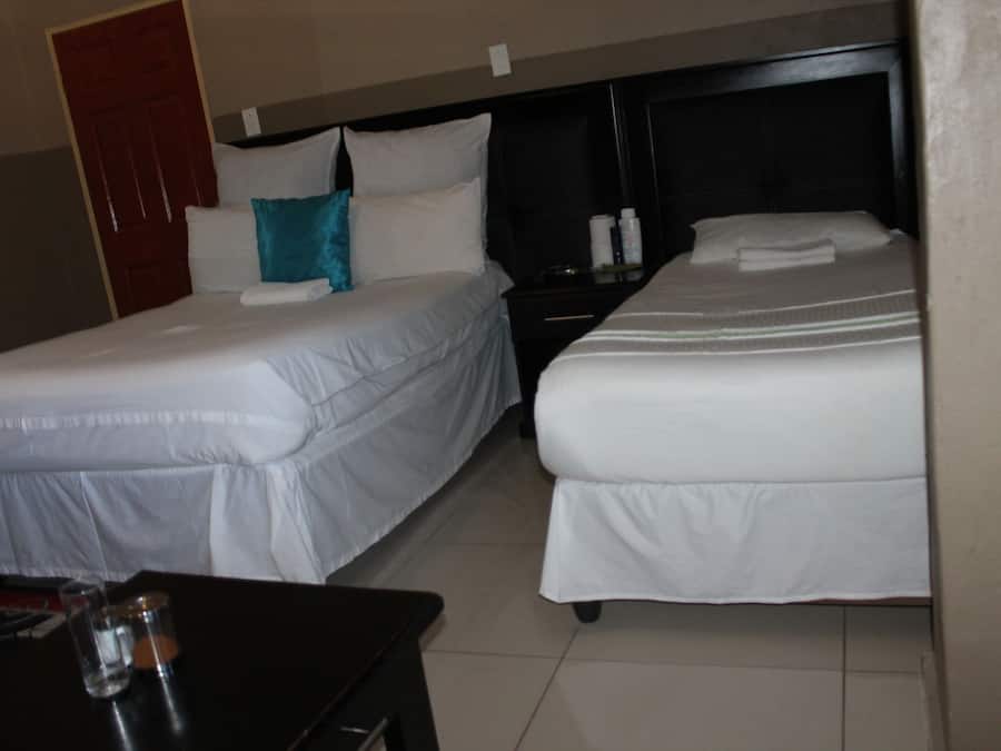 Caja de seguridad en la habitación y escritorio