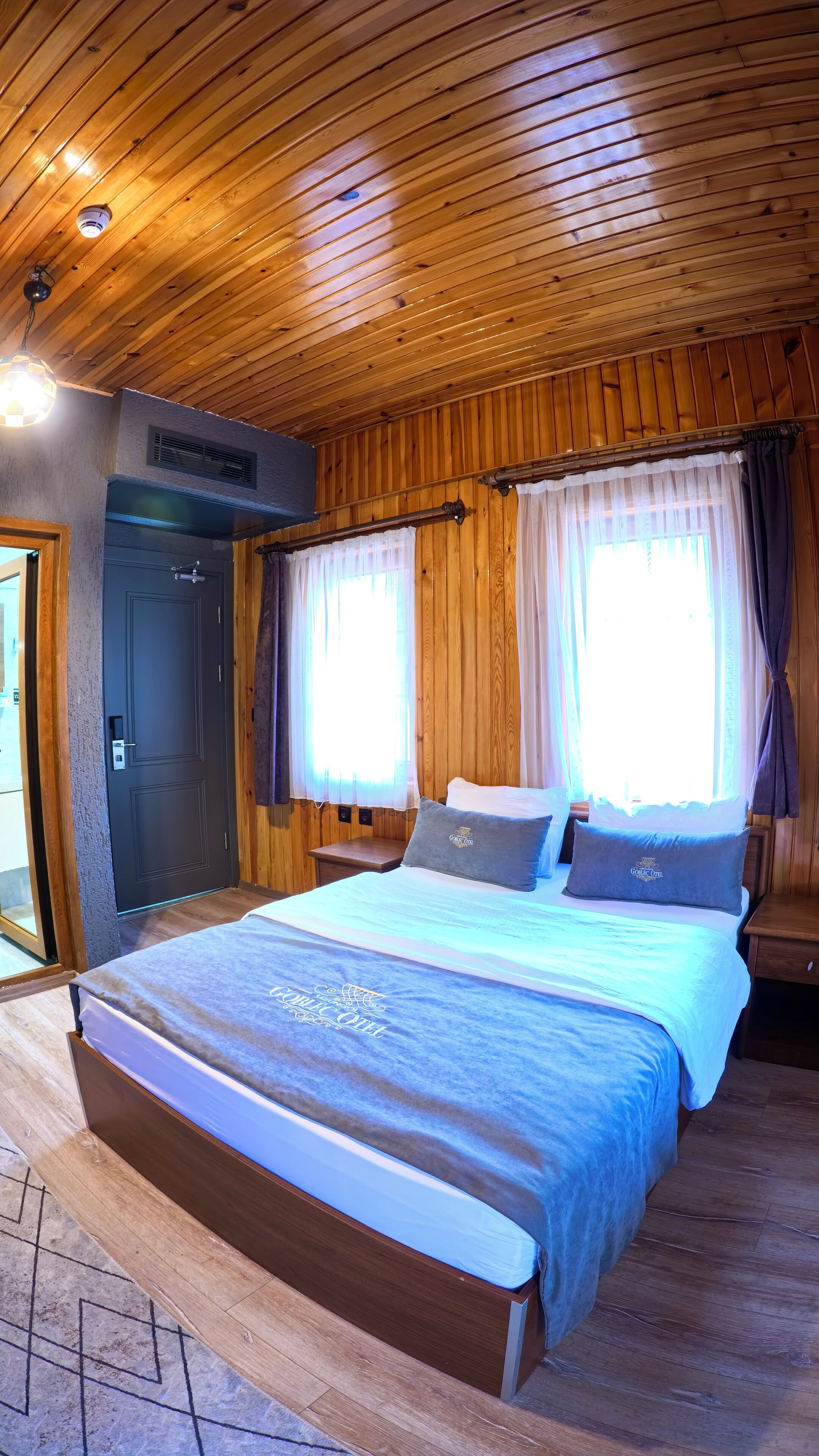 Classic Room | Premium bedding, Select Comfort beds, minibar, in-room safe